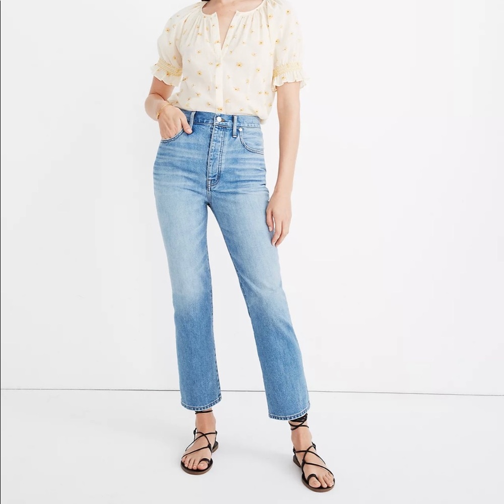 Petite Rigid Slim Demi-Boot Jeans in Banter Wash -size 27